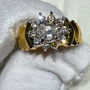 Elegant Gold and Silver Women's Ring